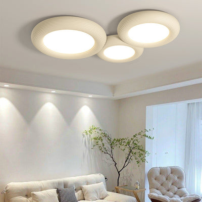 Luz de techo empotrada LED de donut redondo de acrílico y resina de hierro de simplicidad moderna para sala de estar 