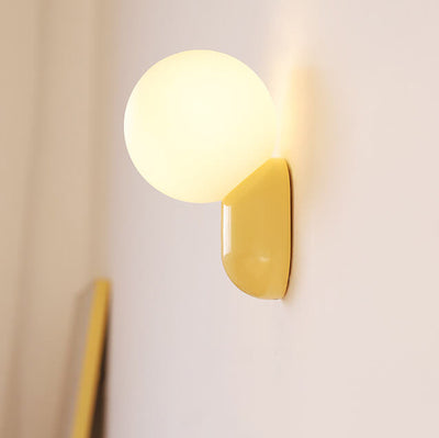 Macaron-Creme-Stil Harz-Glaskugel 1-Licht Wandleuchte 
