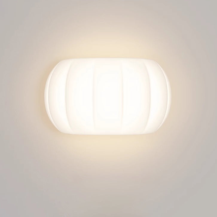 مصباح حائط LED بظل أكريليك على شكل يقطينة حديثة وبسيطة من الحديد لغرفة النوم 