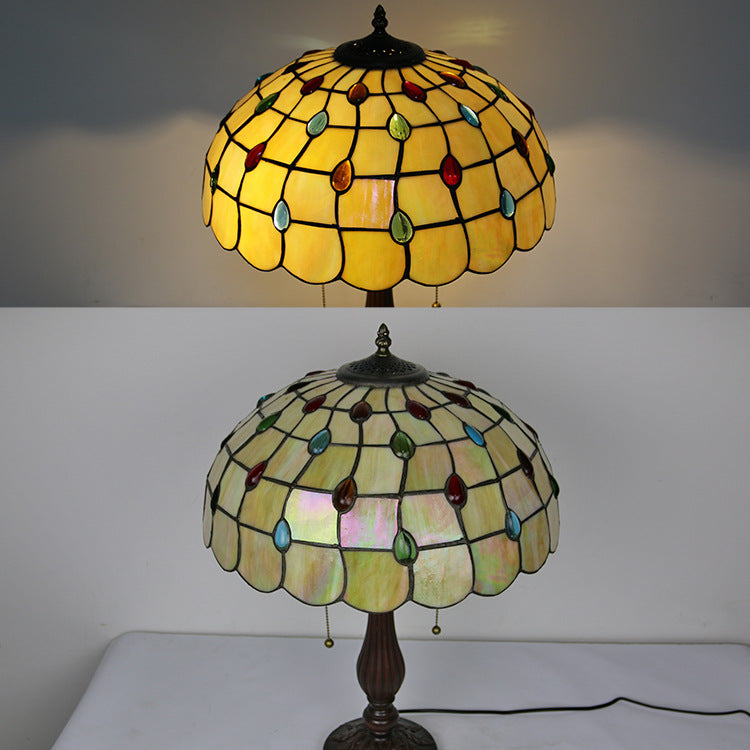 Lámpara de Mesa de 2 Luces con Base de Resina y Vidrio Tiffany Tradicional con Diseño de Pavo Real y Girasol para Estudio 