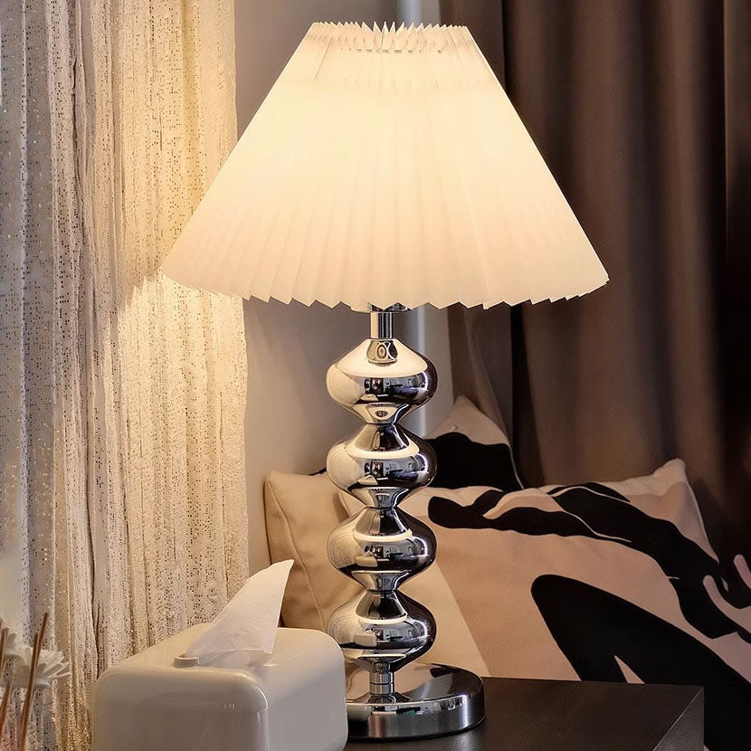 Lámpara de Mesa Moderna de Lujo Ligero Simple con Pliegues de Hierro Forjado de 1 Luz 