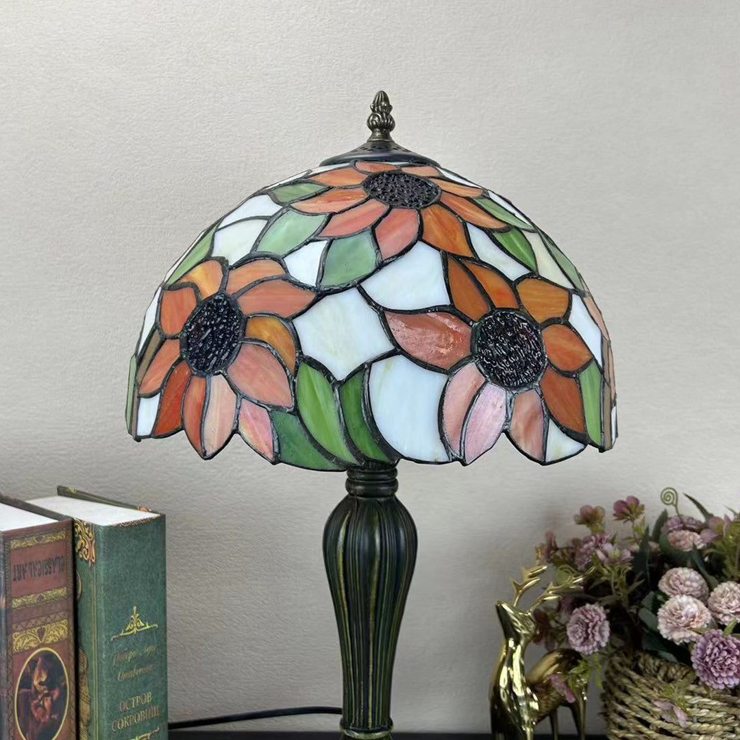Lampe de table à 1 lumière avec dôme en verre métallique Tiffany traditionnel, motif raisin, fleur, libellule et papillon pour chevet 