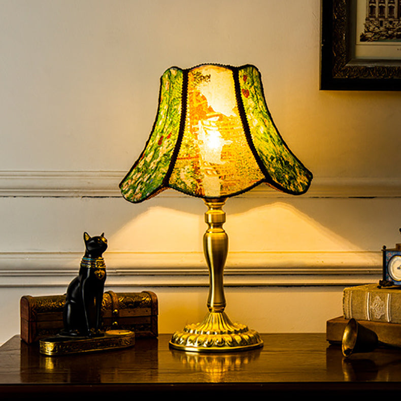 Lampe de table à 1 lumière traditionnelle en métal européen avec motif floral peint et franges pour chambre 