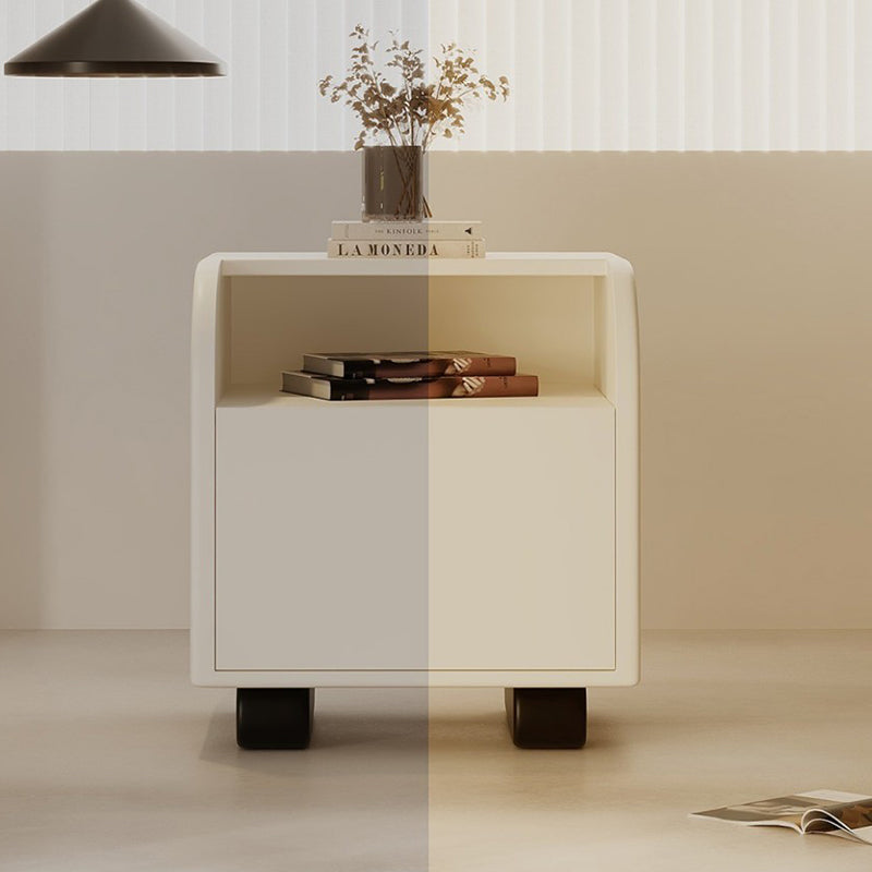 Chevet moderne minimaliste carré en pin à faible teneur en carbone avec 1 tiroir pour chambre à coucher 