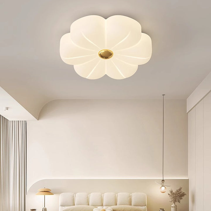 Moderne unbedeutende cremefarbene Deckenleuchte aus Blütenblatt-Eisen PET LED für Schlafzimmer 