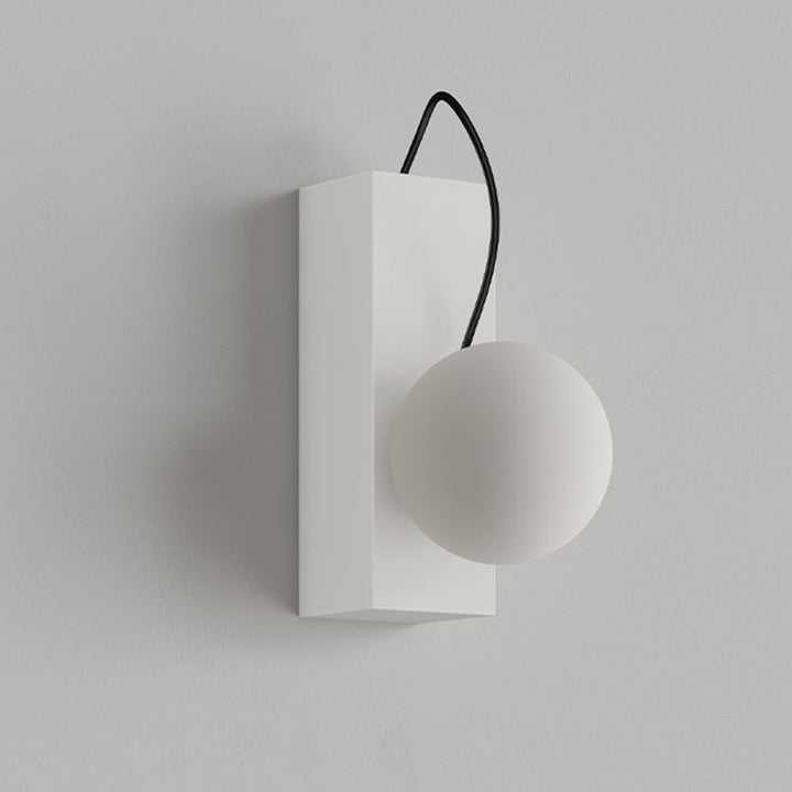 Applique murale contemporaine nordique en fer crème cuboïde déplaçable avec abat-jour sphérique magnétique 1 lumière pour chambre 