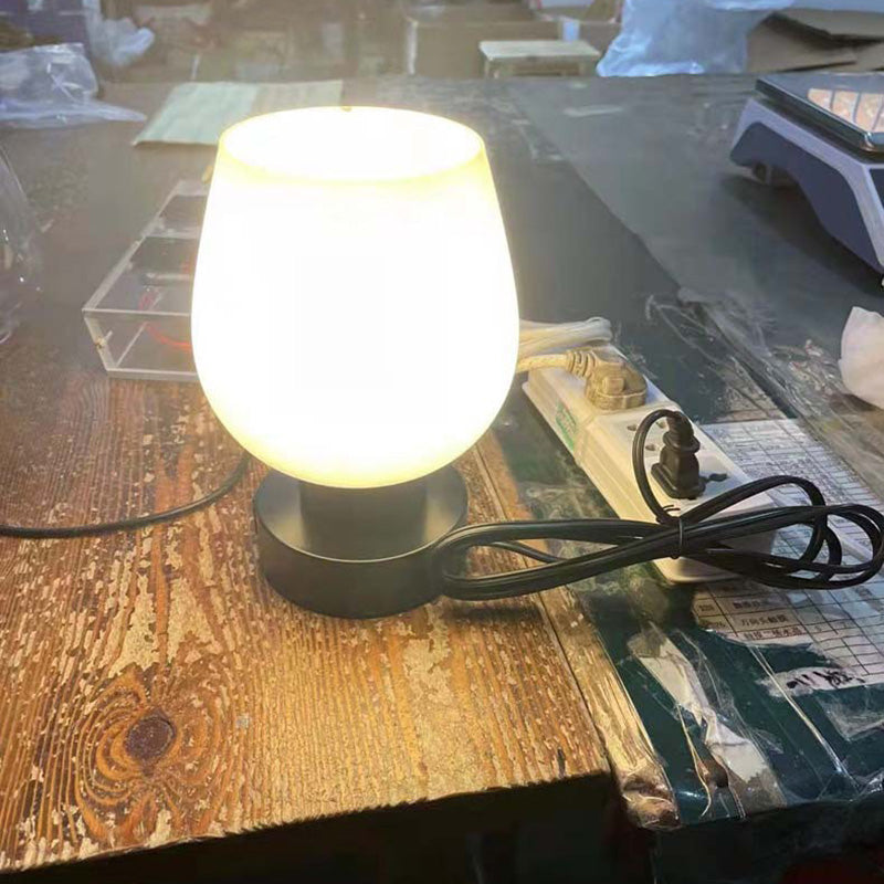 Moderne minimalistische flache runde Glaseisen 1-Licht Tischlampe für Wohnzimmer 