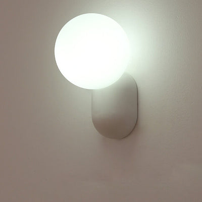 Macaron-Creme-Stil Harz-Glaskugel 1-Licht Wandleuchte 