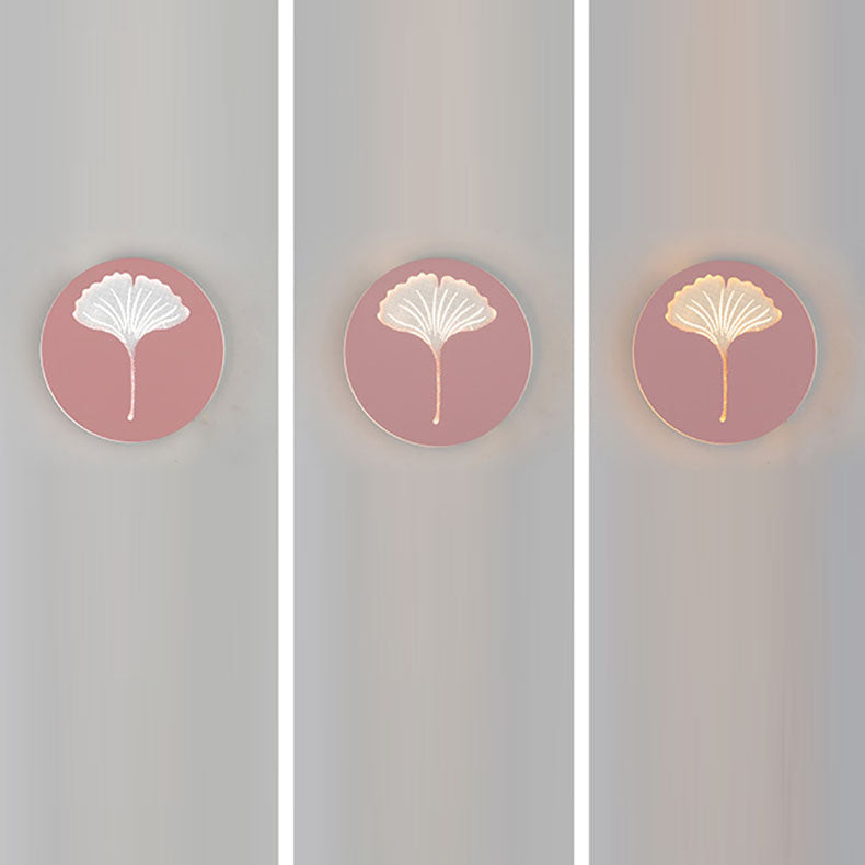 Zeitgenössische kreative LED-Wandlampe aus Acryl, Aluminium und Eisen mit Hirsch- und Ginkgodesign für das Schlafzimmer 