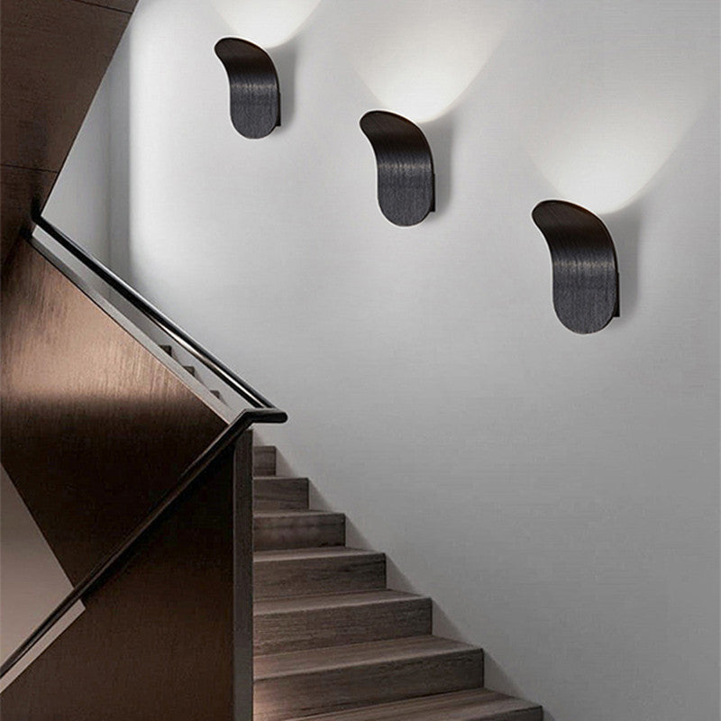 Lámpara de pared LED de arco de aluminio escandinavo contemporáneo para pasillo 