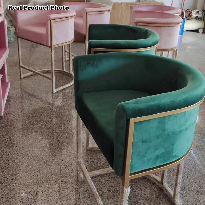 Tabouret de bar contemporain nordique carré à demi-rond en velours et fer avec dossier et accoudoirs pour salle à manger 