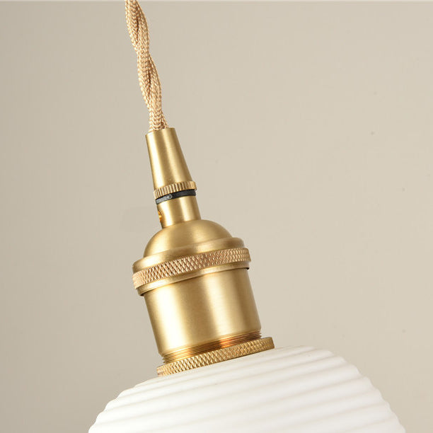 Lustre suspendu en céramique à rayures cylindriques irrégulières nordiques contemporaines avec cuivre et 1 lumière pour salon 