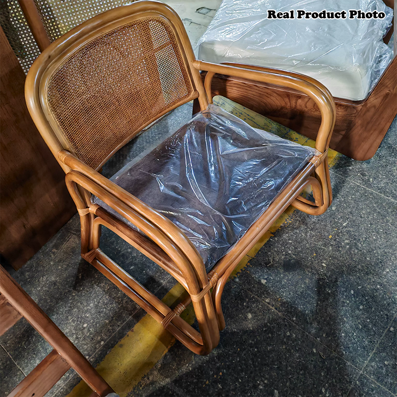 Traditioneller japanischer quadratischer Samt-Rattan-Webschaum-Akzentstuhl mit Rückenlehne und Armlehnen für das Wohnzimmer 