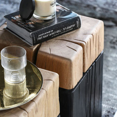 Table d'appoint en bois massif au design cuboïde japonais contemporain pour salon 