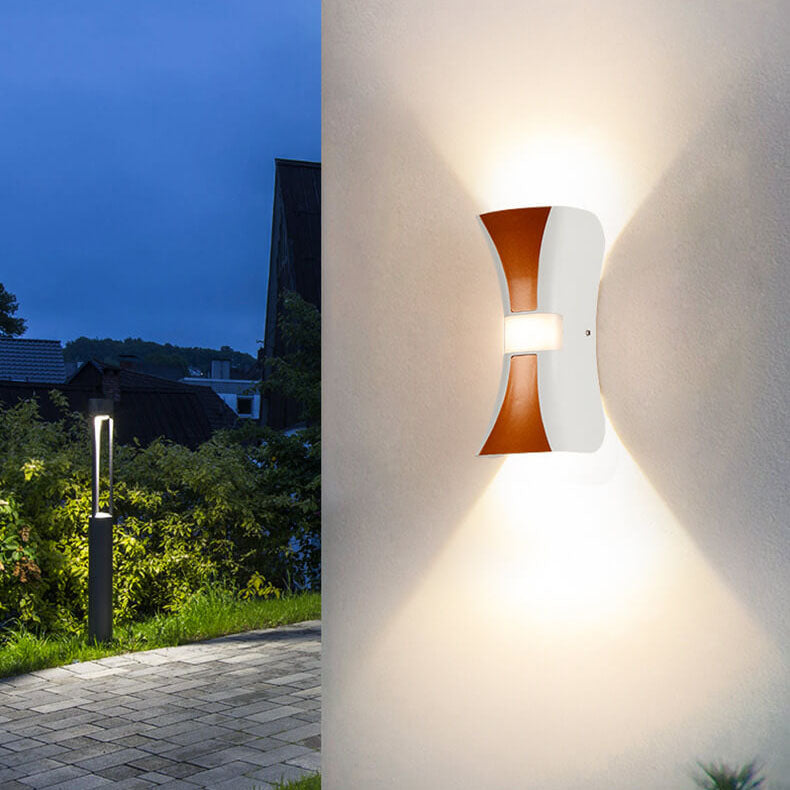 مصباح حائطي خارجي عصري بحواف مستديرة LED مقاوم للماء 