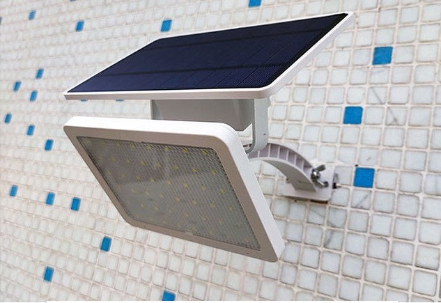 Lampe murale LED carrée en plastique solaire minimaliste moderne pour jardin 