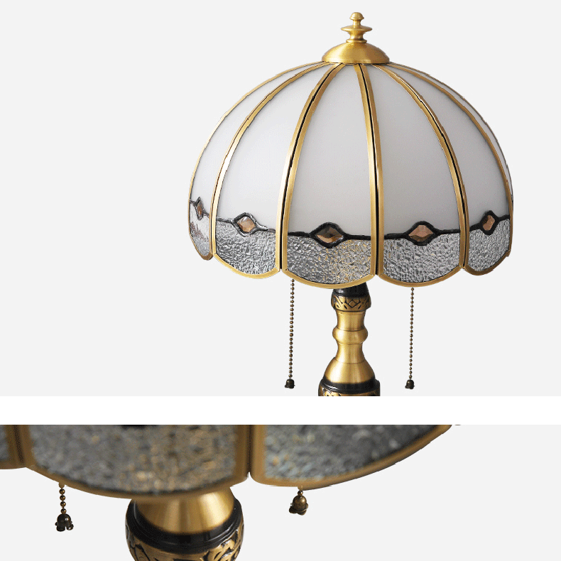 Lampe de table à 1 lumière en verre et cuivre pleine traditionnelle européenne pour chambre à coucher 