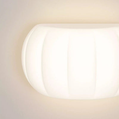 مصباح حائط LED بظل أكريليك على شكل يقطينة حديثة وبسيطة من الحديد لغرفة النوم 