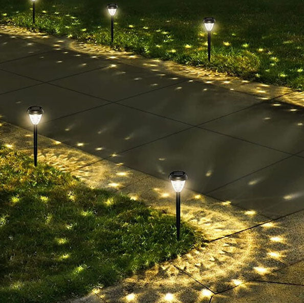 ضوء LED خارجي للمناظر الطبيعية مع مخروط بلاستيكي مقاوم للماء يعمل بالطاقة الشمسية 