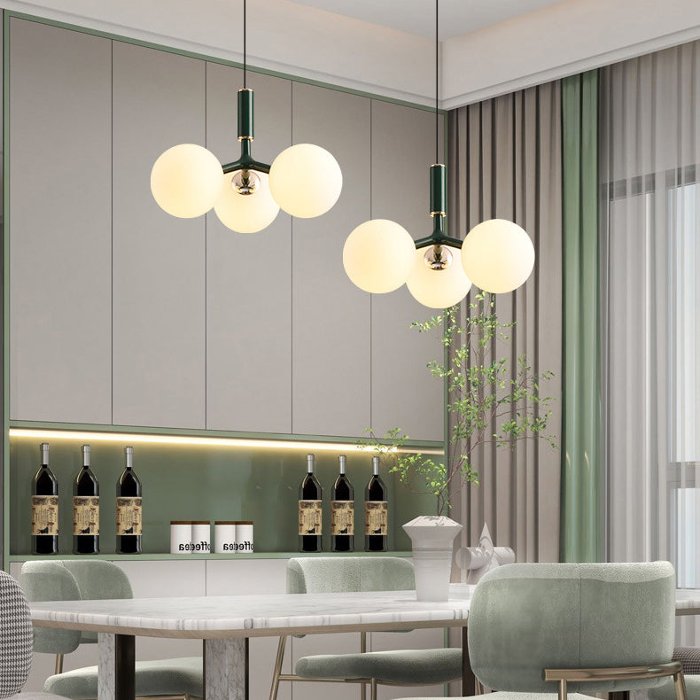 Zeitgenössischer nordischer Aluminium-Eisen-Glaskugel-Kronleuchter mit 3 Lichtern für Esszimmer 