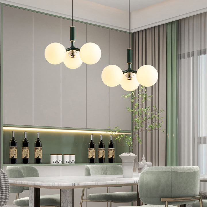 Zeitgenössischer nordischer Aluminium-Eisen-Glaskugel-Kronleuchter mit 3 Lichtern für Esszimmer 