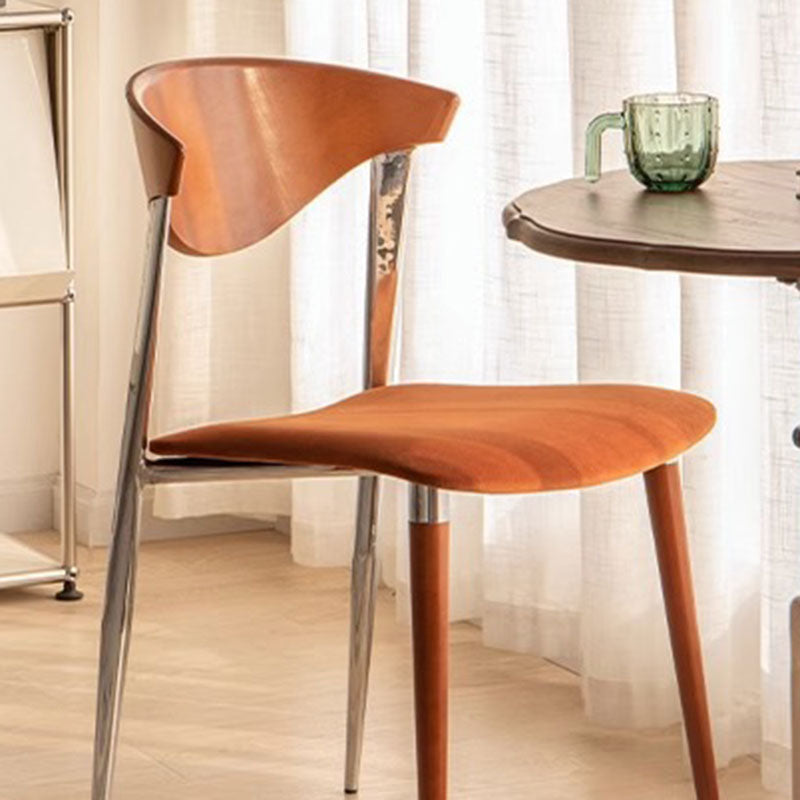 Chaise de salle à manger contemporaine rétro en bois de hêtre, fer, velours, éponge carrée avec dossier incurvé pour salle à manger 
