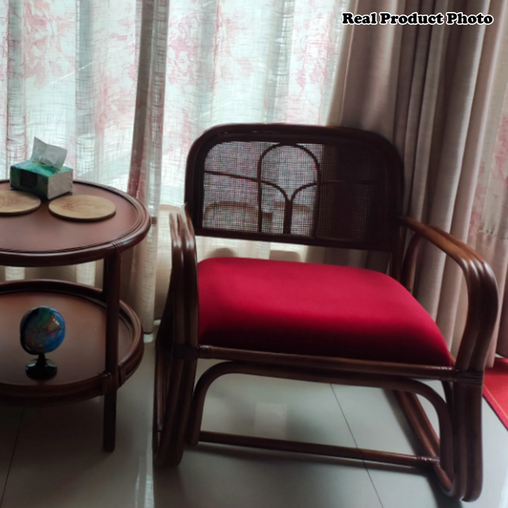Traditioneller japanischer quadratischer Samt-Rattan-Webschaum-Akzentstuhl mit Rückenlehne und Armlehnen für das Wohnzimmer 