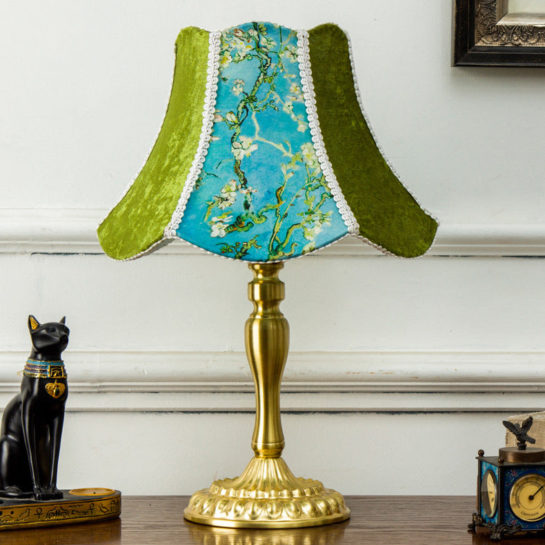 Lampe de table à 1 lumière traditionnelle en métal européen avec motif floral peint et franges pour chambre 