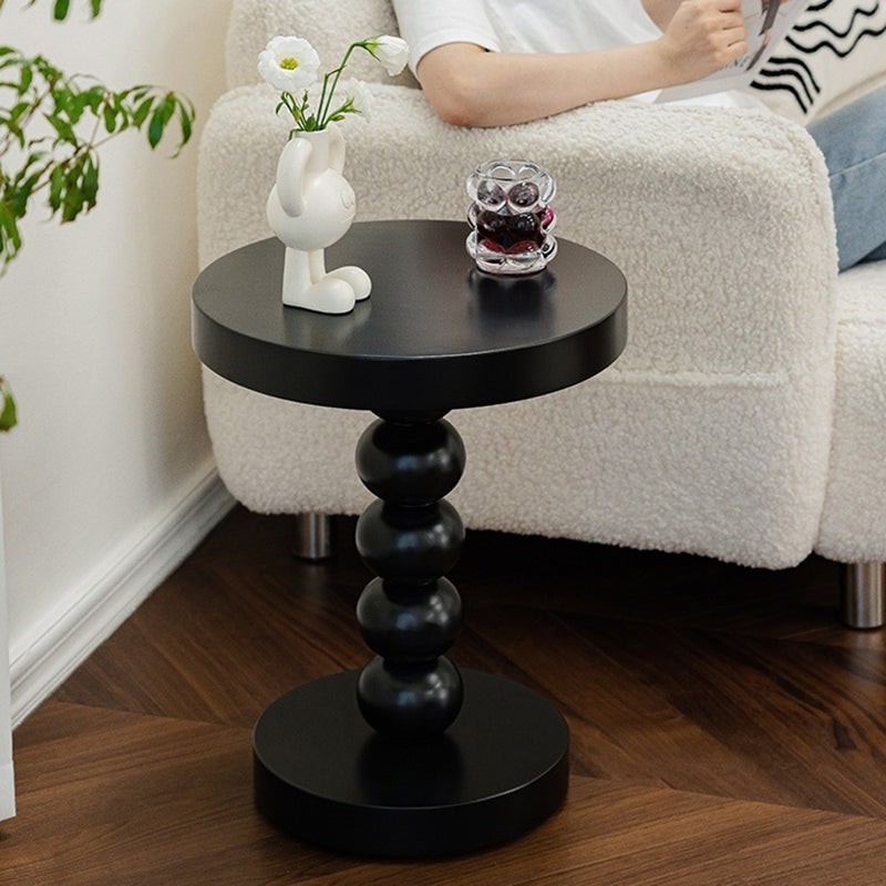Table basse ronde vintage traditionnelle en bois perlé pour salon 