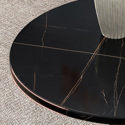 Table d'appoint moderne minimaliste ronde avec texture marbre et base polygonale en métal pour salon 