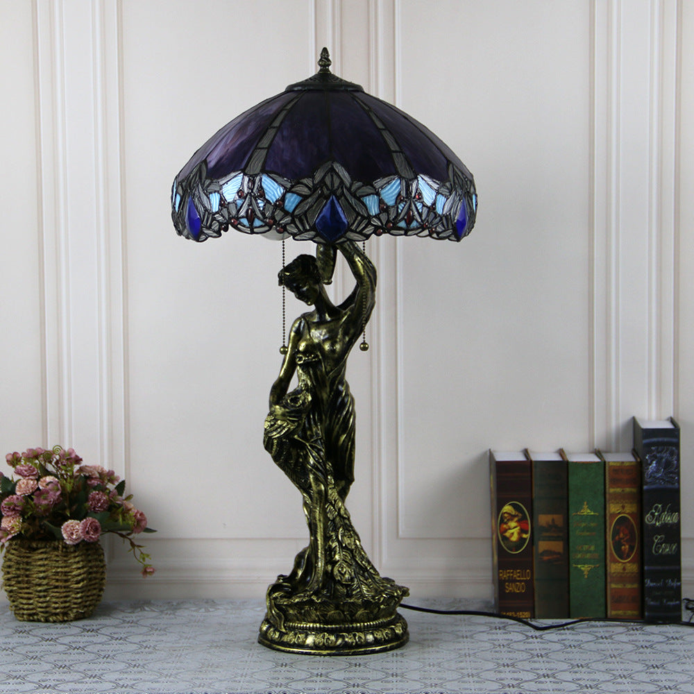 Lampe de table à 2 lumières avec base de femme jolie en forme de vache en diamant de raisin en dôme de verre en résine Tiffany traditionnel pour chevet 
