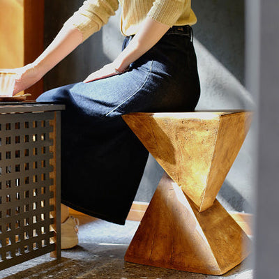 Table d'appoint carrée géométrique en argile de magnésium industriel contemporain pour le salon 