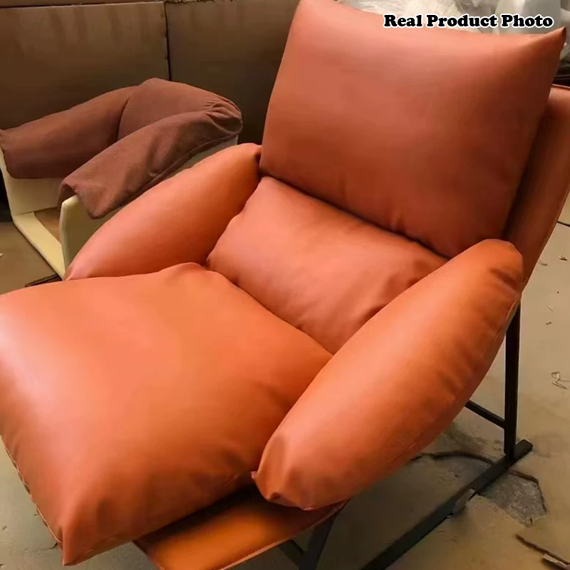 Sillón decorativo contemporáneo de lujo con respaldo curvo, tapizado en tela sintética y estructura de hierro para sala de estar 