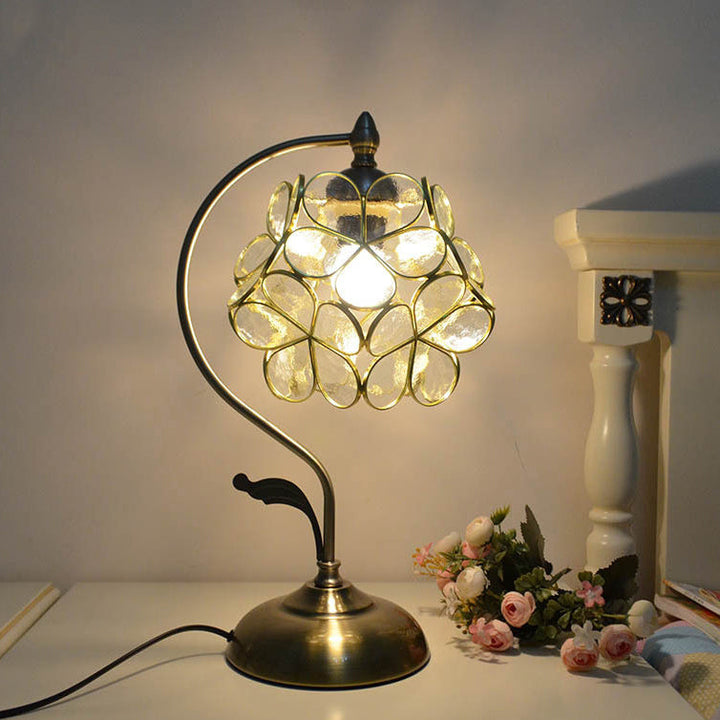 伝統的なヴィンテージフラワー紫陽花真鍮金属ガラス1灯テーブルランプ寝室用 