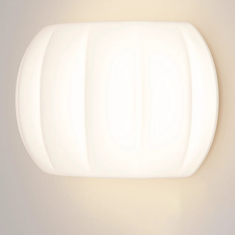 Applique murale LED en fer avec abat-jour en acrylique minimaliste moderne pour chambre à coucher 