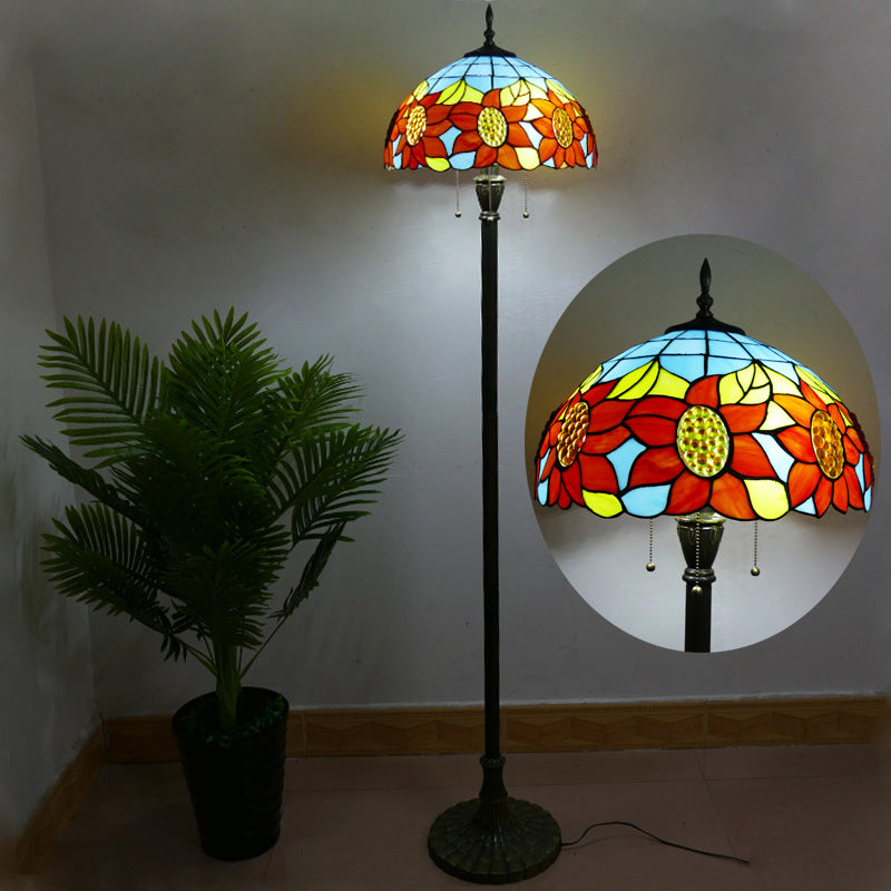 Lámpara de pie de 3 luces de vidrio de hierro con columna tradicional Tiffany para sala de estar 