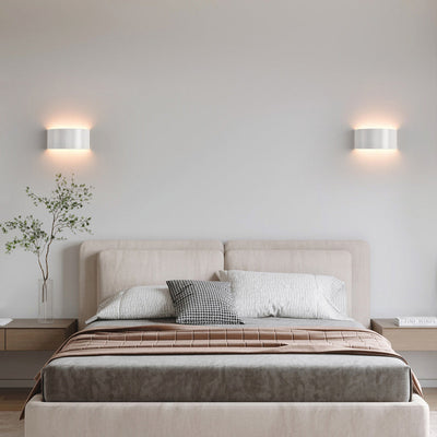 Moderne minimalistische halbrunde LED-Wandleuchte aus Eisen für Wohnzimmer 