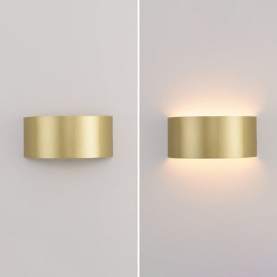 Moderne minimalistische halbrunde LED-Wandleuchte aus Eisen für Wohnzimmer 