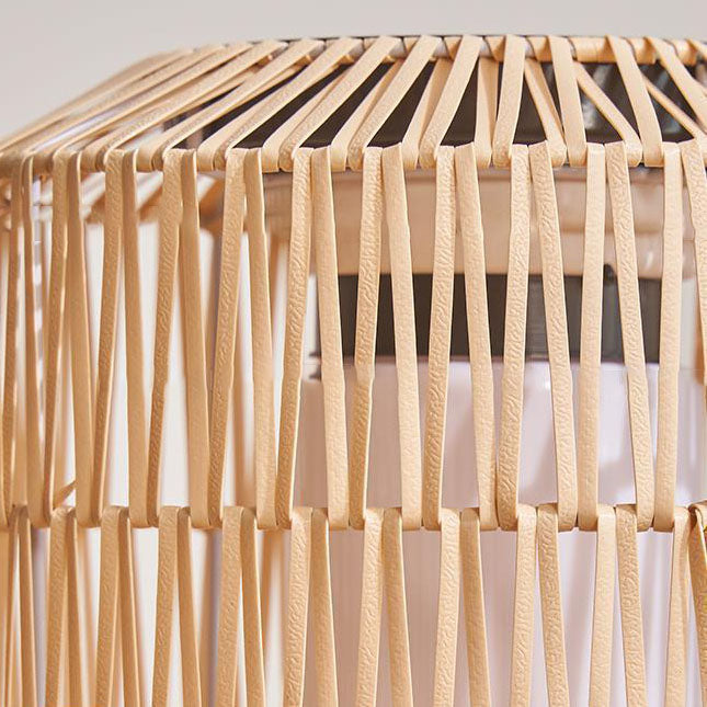 Moderne minimalistische Solar-Eisen-Rattan-Käfig-förmige LED-Außenlandschaftsleuchte für den Garten 