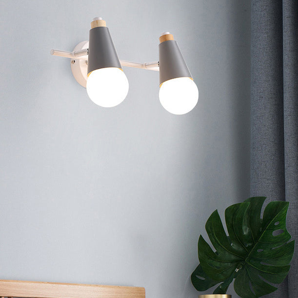 Lampe murale moderne en bois, fer et corne, cône 1/2/3 lumières pour chevet 