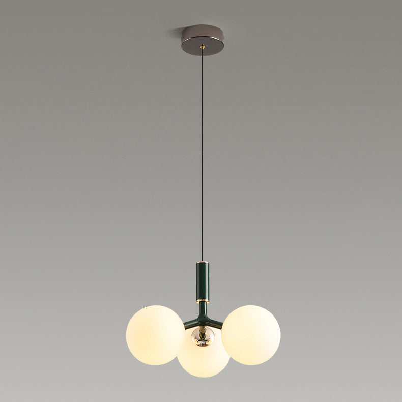 Zeitgenössischer nordischer Aluminium-Eisen-Glaskugel-Kronleuchter mit 3 Lichtern für Esszimmer 