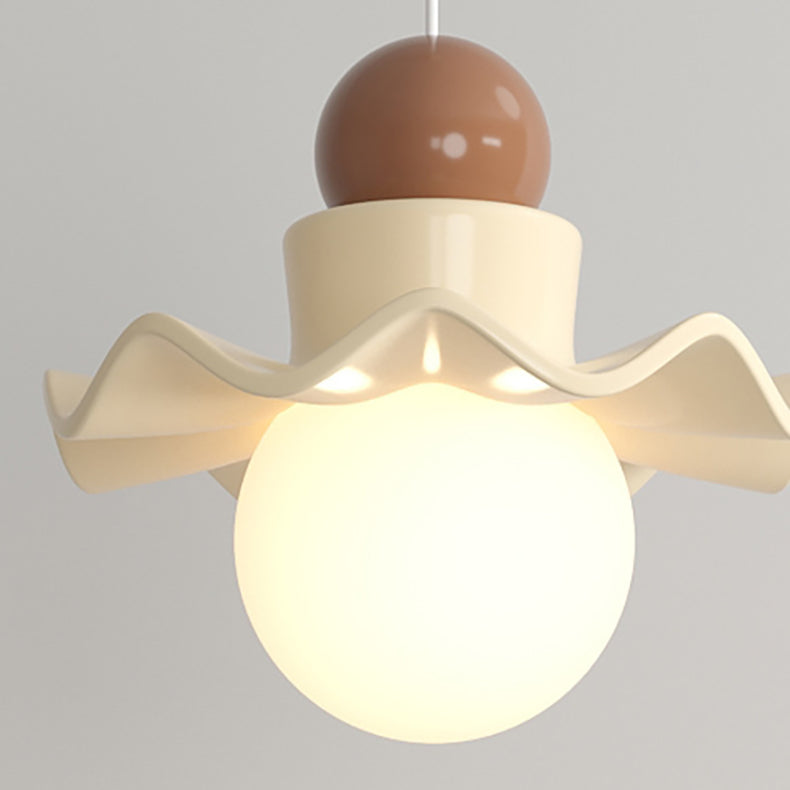 Aplique de pared de 1 luz con base de disco en forma de hoja de loto de bola redonda minimalista moderna de resina PE y hierro para dormitorio 