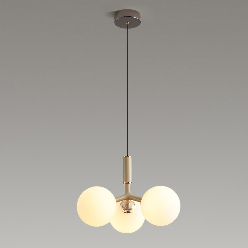 Zeitgenössischer nordischer Aluminium-Eisen-Glaskugel-Kronleuchter mit 3 Lichtern für Esszimmer 