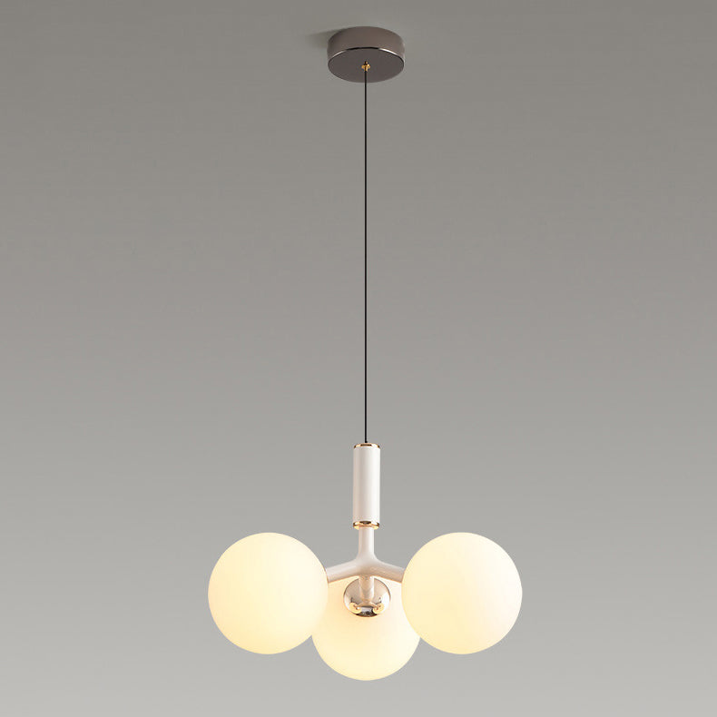 Zeitgenössischer nordischer Aluminium-Eisen-Glaskugel-Kronleuchter mit 3 Lichtern für Esszimmer 