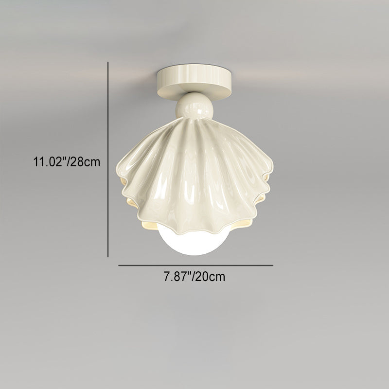Zeitgenössische, kreative, cremefarbene Deckenleuchte mit Muscheldesign aus Eisenharz und 1 Licht, halbbündige Montage für Wohnzimmer 