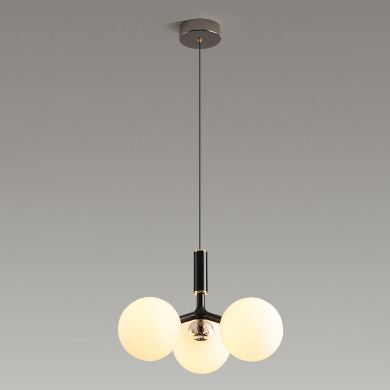 Zeitgenössischer nordischer Aluminium-Eisen-Glaskugel-Kronleuchter mit 3 Lichtern für Esszimmer 