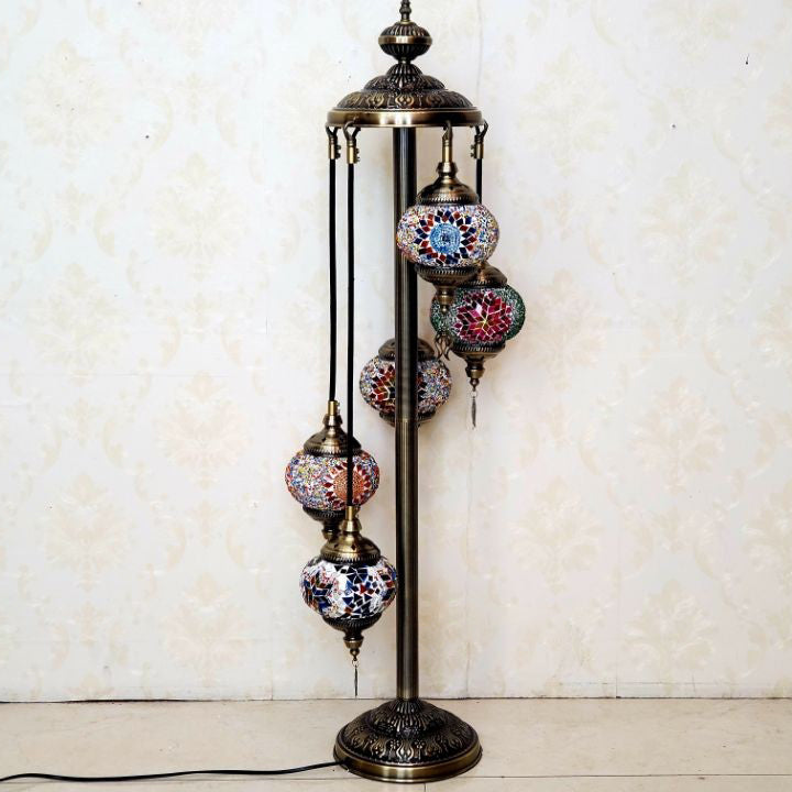 Lámpara de pie de vidrio teñido de hierro con bola ovalada tradicional Tiffany de 5/7 luces para sala de estar 