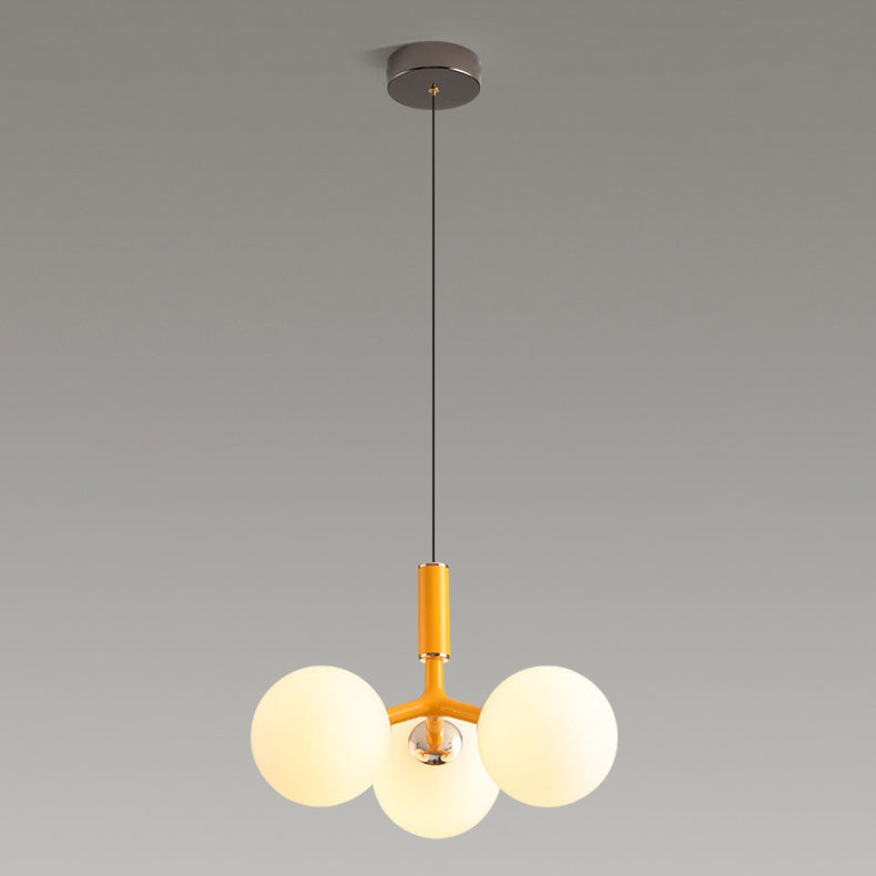 Zeitgenössischer nordischer Aluminium-Eisen-Glaskugel-Kronleuchter mit 3 Lichtern für Esszimmer 