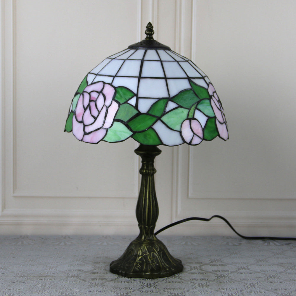 Abat-jour en dôme en verre teinté Tiffany traditionnel Base en alliage de lotus Lampe de table à 1 lumière pour chambre 
