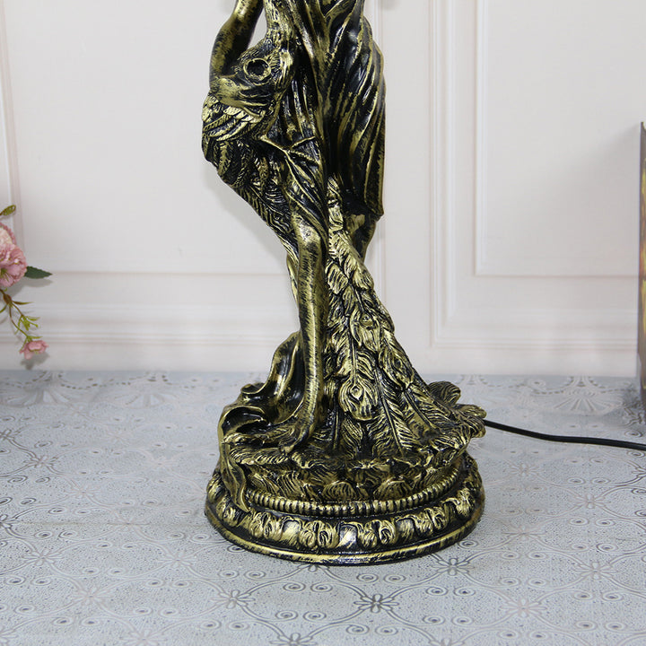 Lampe de table à 2 lumières avec base de femme jolie en forme de vache en diamant de raisin en dôme de verre en résine Tiffany traditionnel pour chevet 